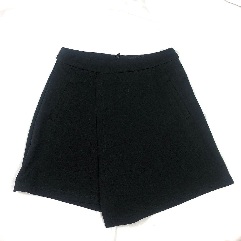 NWT Runway Bandit Black Skort